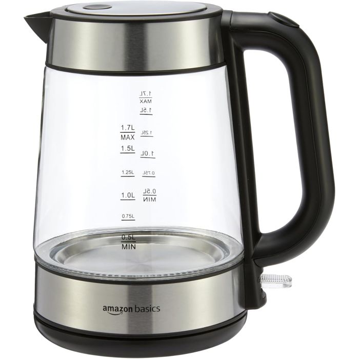 Tetera Eléctrica Amazon Basics 1.7L 1500W Negro y Plateado