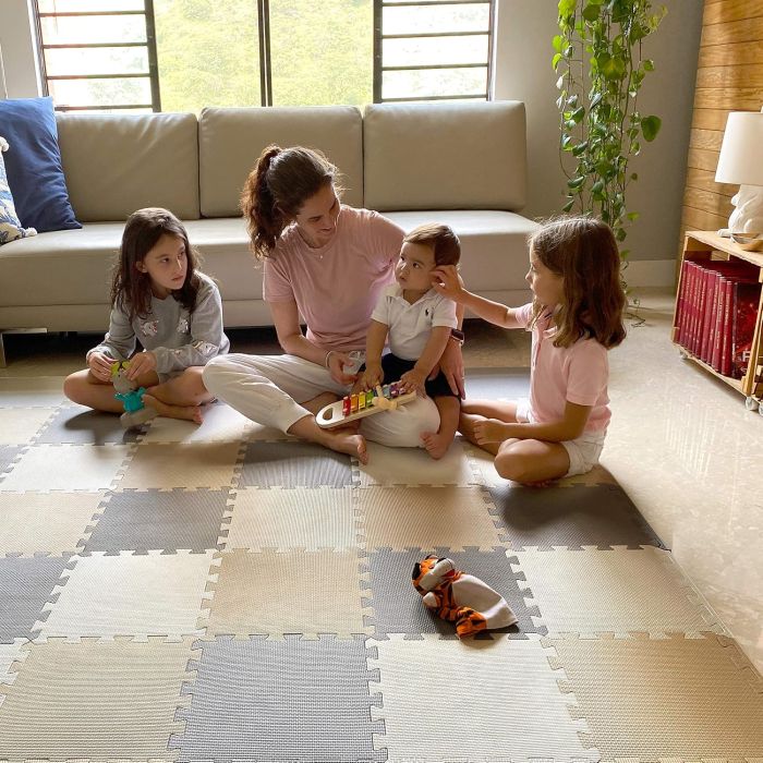 Alfombra de Juego MioTetto, 16 Azulejos de Espuma, 6-12 Meses